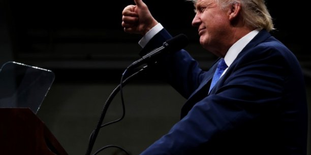 Trump refait une partie de son retard dans un sondage reuters/ipsos, malgre les polemiques[reuters.com]