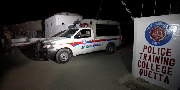 Attaque a une ecole de police au pakistan a fait presque 50 morts[reuters.com]