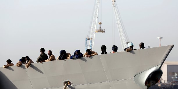 Plus de 700 migrants conduits en sicile apres leur sauvetage[reuters.com]