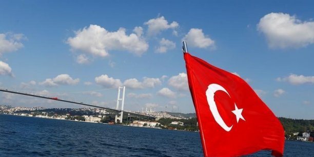 Des dizaines de pilotes turcs arretes par la police[reuters.com]