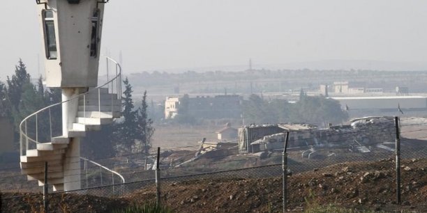 A alep, les rebelles bombardent la base militaire de nairab[reuters.com]
