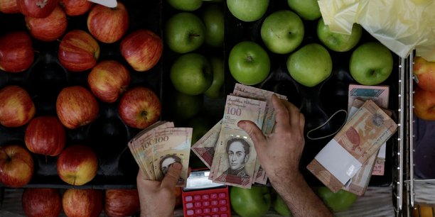 « Le 20 août, le plan de redressement économique va démarrer avec une reconversion monétaire, à savoir cinq zéros en moins », avait annoncé le président vénézuélien, Nicolas Maduro, au cours d'une réunion de son cabinet, le mercredi 25 juillet.