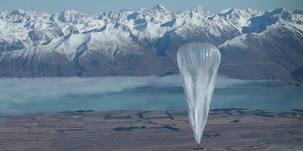 Le projet Loon avait pour but d'explorer la piste de montgolfières géostationnaires dans la stratosphère servant de relais entre le réseau internet mondial et des bâtiments équipés d'une antenne spécifique.