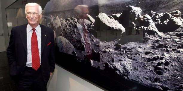 Deces a 82 ans de gene cernan, dernier homme a avoir marche sur la lune[reuters.com]