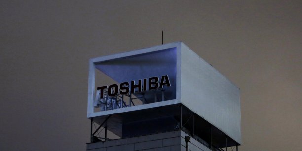 Toshiba envisage de scinder ses semi-conducteurs[reuters.com]