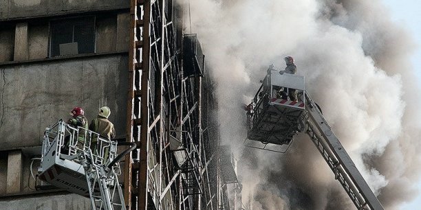 Vingt pompiers morts dans l'effondrement d'un immeuble de teheran[reuters.com]
