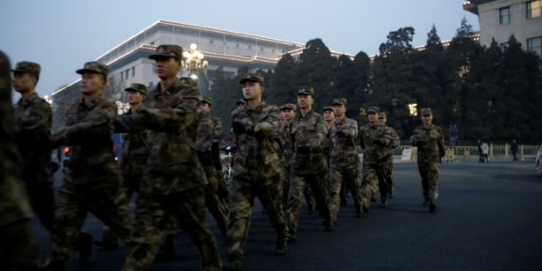Des soldats chinois demobilises reclament leurs pensions a pekin[reuters.com]