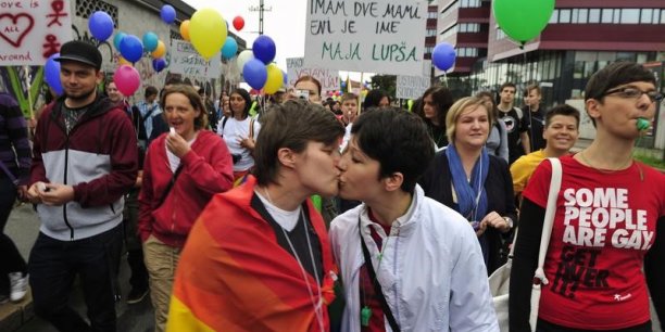 La slovenie celebre son premier mariage homosexuel[reuters.com]