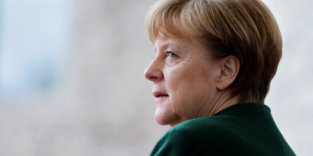 Merkel a discute avec pekin sur son projet de voiture electrique[reuters.com]
