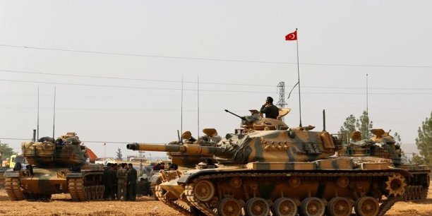 Ankara et ses allies syriens attaquent des cibles liees aux etats-unis[reuters.com]