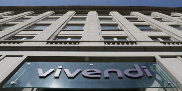 Fininvest s'entendrait avec vivendi en entrant dans telecom italia[reuters.com]