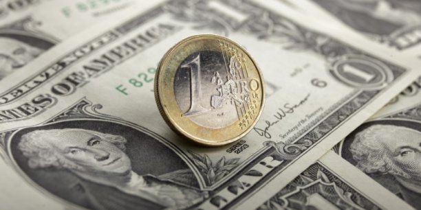 De grandes banques ne croient plus a la parite euro/dollar[reuters.com]