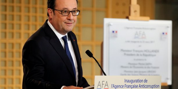 Hollande replique a hamon et melenchon[reuters.com]