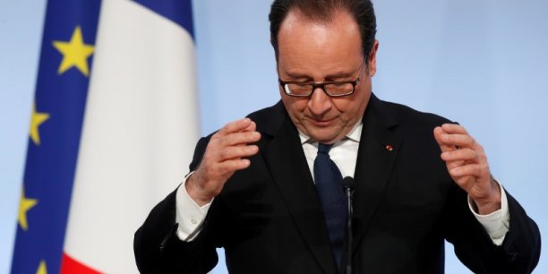Hollande condamne les allegations mensongeres de fillon[reuters.com]