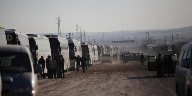 Reprise de l'evacuation de civils et de rebelles a homs[reuters.com]