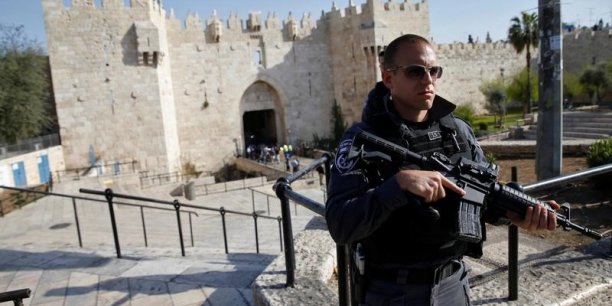 Une palestinienne abattue par la police israelienne a jerusalem[reuters.com]