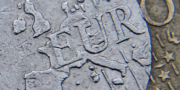 L'euro attendu en nette hausse avec la qualification de macron[reuters.com]