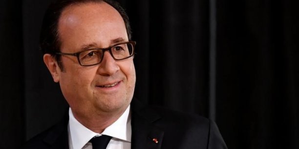 Hollande votera macron, met en garde contre l'extreme droite[reuters.com]