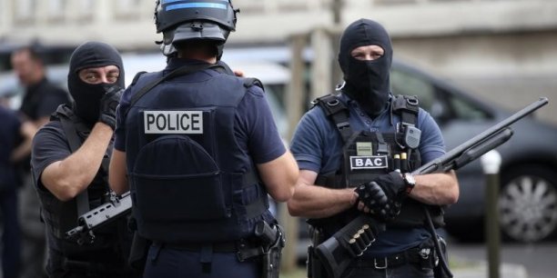 Quatre interpellations dans une operation anti-terrorisme en france[reuters.com]
