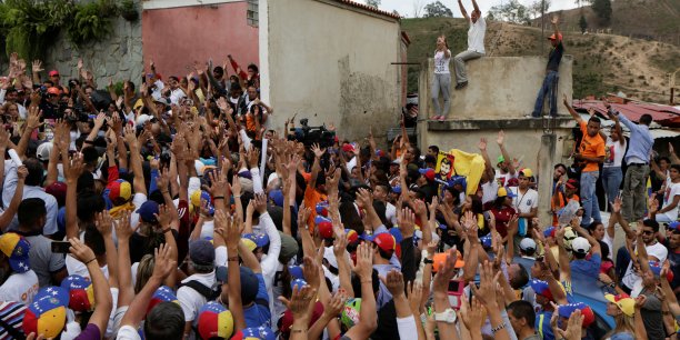 Manifestations pour les detenus politiques devant les prisons du venezuela[reuters.com]