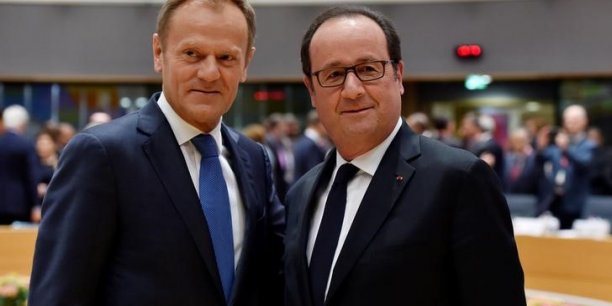 Hollande fait du second tour un vote sur l'europe[reuters.com]