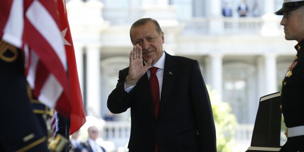 La turquie convoque l'ambassadeur us apres la rixe a washington[reuters.com]