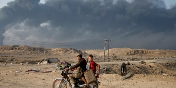 Les milices chiites irakiennes repoussent l'ei vers la syrie[reuters.com]