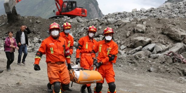 Vingt-cinq morts et 93 disparus apres l'eboulement du sichuan[reuters.com]