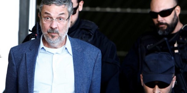 Un ex-ministre bresilien des finances condamne a 12 ans de prison[reuters.com]