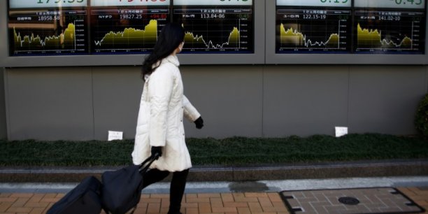 Tokyo finit en hausse de 0,45% avec le rebond des technologiques[reuters.com]