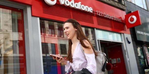 Vodafone: croissance de 2,2% au premier trimestre, meilleure que prevu[reuters.com]