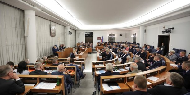La reforme de la cour supreme polonaise adoptee au senat[reuters.com]
