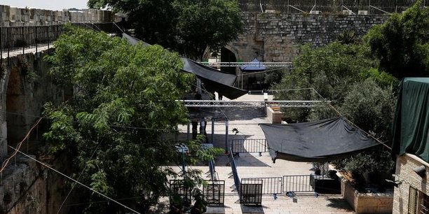 Israel cherche a regler la crise des portiques[reuters.com]