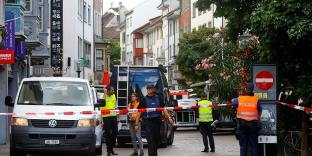 Suisse: 5 personnes blesses par un homme arme d'une tronconneuse[reuters.com]