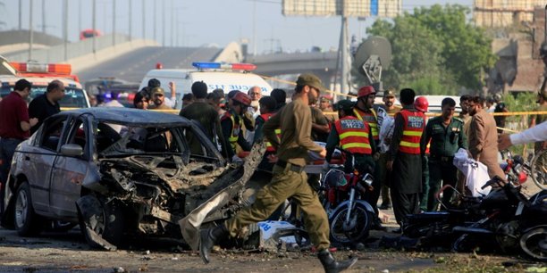 Pakistan: seize morts dans un attentat suicide a lahore[reuters.com]
