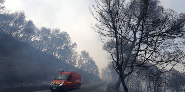 Trois incendies de foret font rage dans le sud[reuters.com]