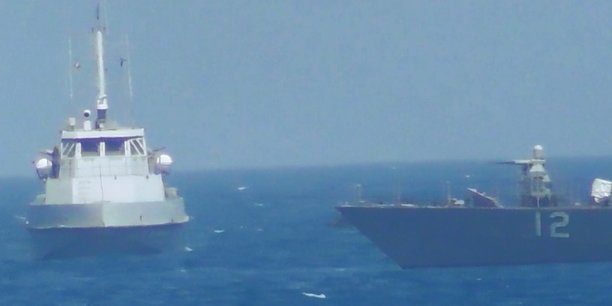 Tirs de sommation americains vers un navire iranien dans le golfe[reuters.com]