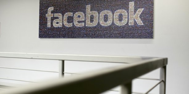 Facebook: bond de 71% du benefice[reuters.com]