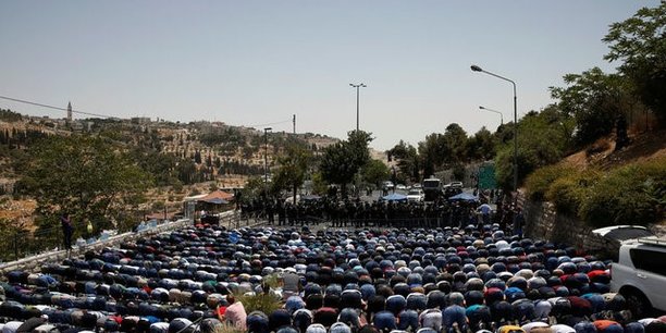 La priere du vendredi s'est deroulee dans le calme a jerusalem[reuters.com]