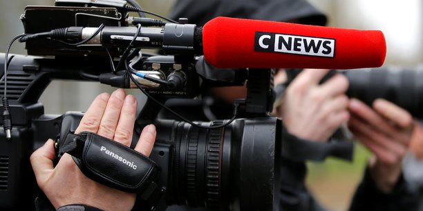 Sur le podium des chaînes d'info, CNews est deuxième en audience, derrière BFMTV, mais elle progresse.