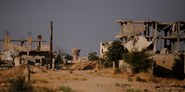 Frappes de l'armee syrienne a damas au lendemain d'un accord de treve[reuters.com]