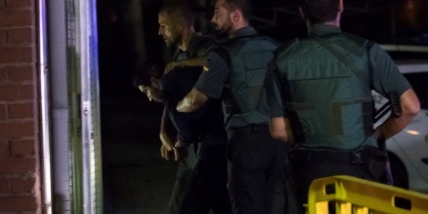 Deux suspects de l'attaque a barcelone incarceres, un autre libere[reuters.com]