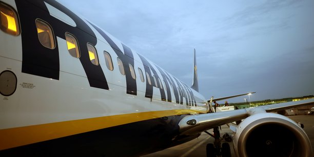 Ryanair propose des primes aux pilotes face aux annulations de vols[reuters.com]