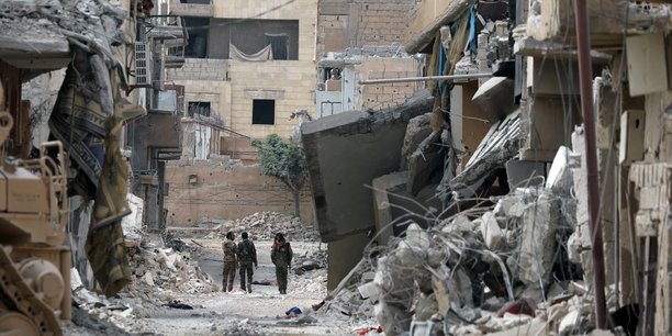 En syrie, les fds disent controler 80% de la ville de rakka[reuters.com]