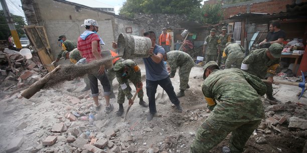 Les secouristes s'activent au mexique, 233 morts comptabilises[reuters.com]