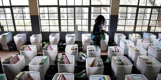 Kenya: l'election presidentielle reportee au 26 octobre[reuters.com]