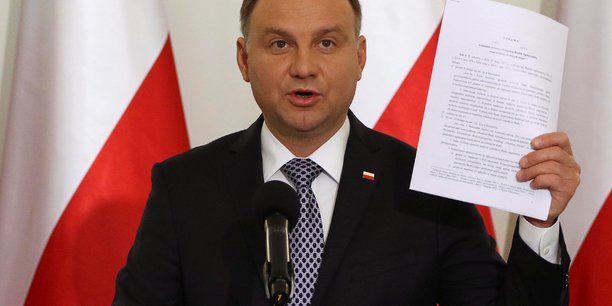 Pologne: duda veut amender la constitution sur la justice[reuters.com]