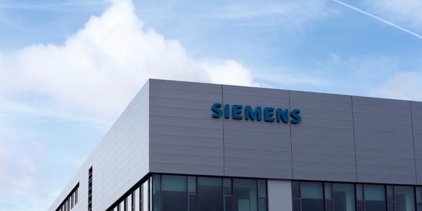 Siemens devrait opter mardi pour une alliance avec alstom[reuters.com]