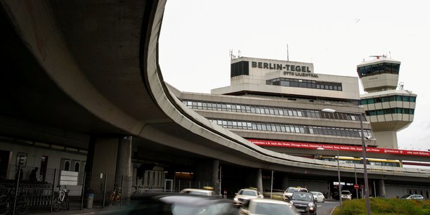 Les berlinois pour le maintien de l'aeroport de tegel[reuters.com]