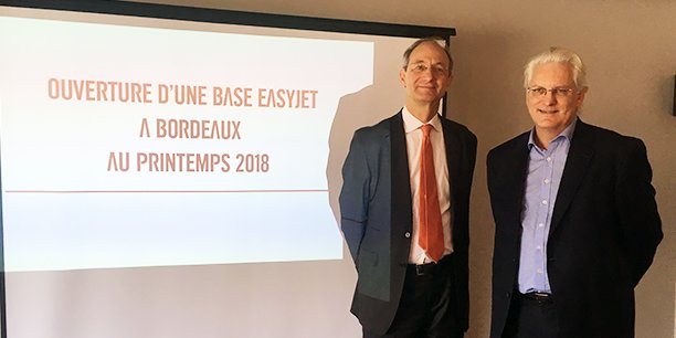 Pascal Personne, directeur de l'aéroport de Bordeaux, à gauche, au côté de Paul Baccheta, directeur général France d'Easyjet .